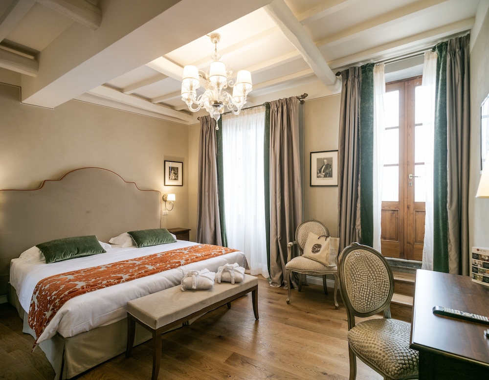 Deluxe Room - Photo 6