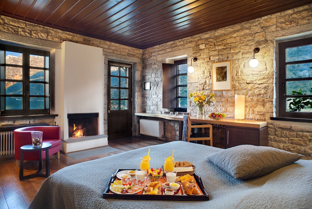 Superior Double Room, Fireplace, Mountain View