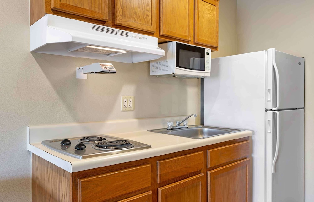 Standard Studio, Non Smoking, Refrigerator & Microwave photo 3