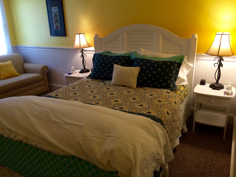 Room, 1 King Bed, Non Smoking photo 1