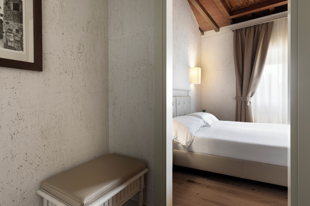 Comfort Room - Photo 3