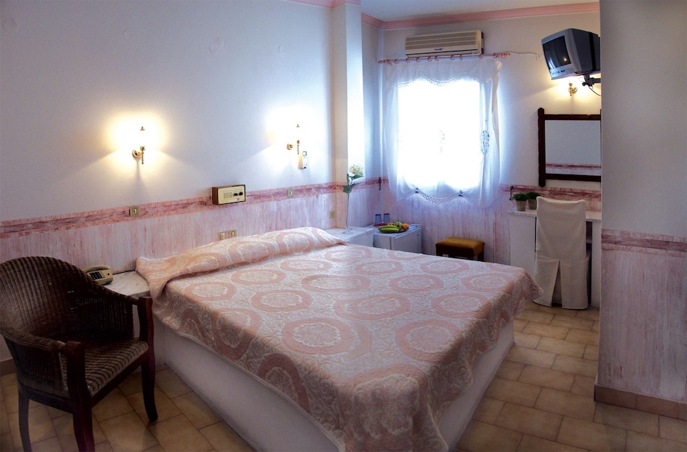 Double or Twin Room photo 2