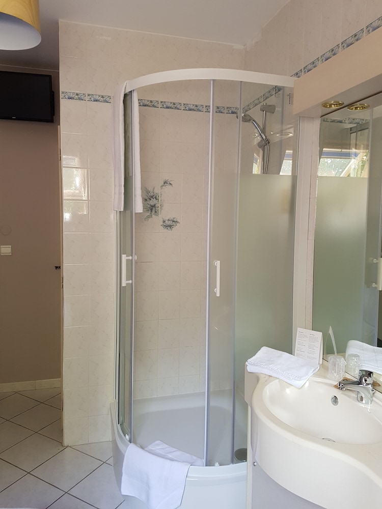 Double Room Single Use (Budget) photo 3