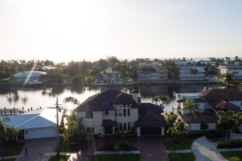 5 Bedroom Luxe Villa on Deep Water Intracoastal, 사진 32
