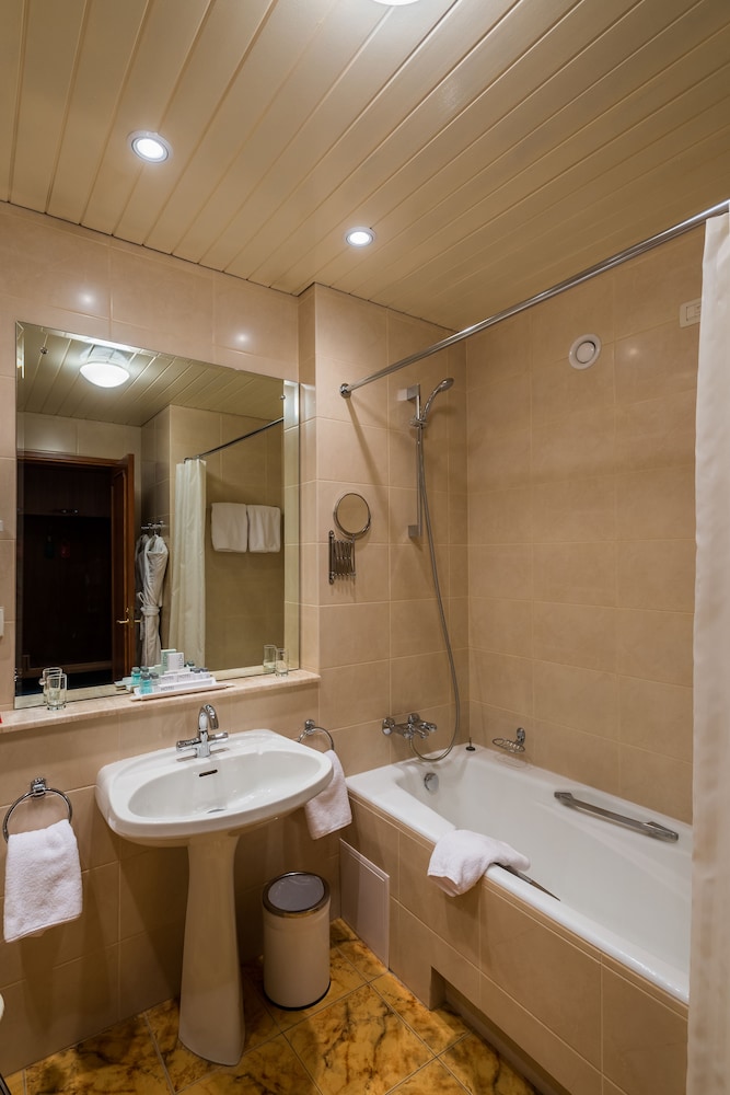 Deluxe Twin room (Renovated) photo 2