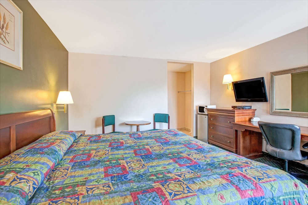Room, 1 King Bed - Photo 1