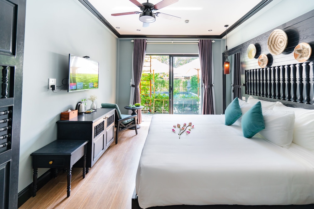 Deluxe Double or Twin Room, Pool View - Photo 5