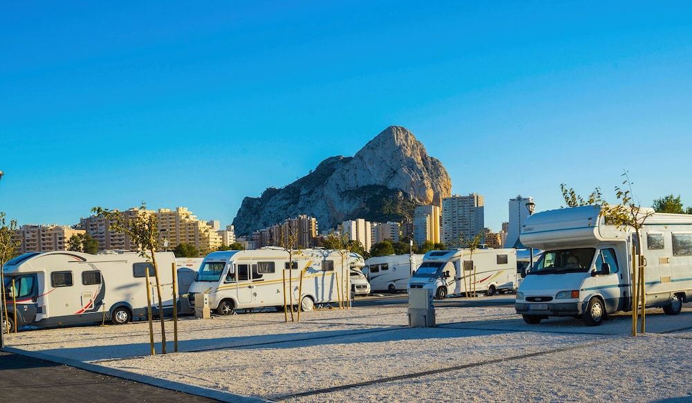 Solo Parcela. Solo autocaravanas y campers.