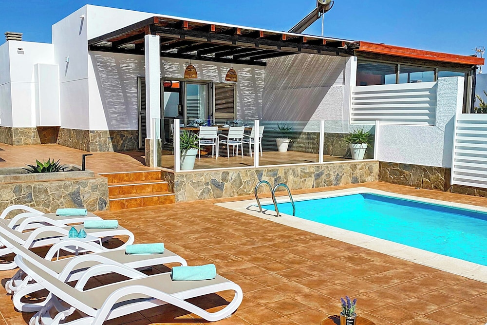 Villa (3 Bedrooms) photo 2