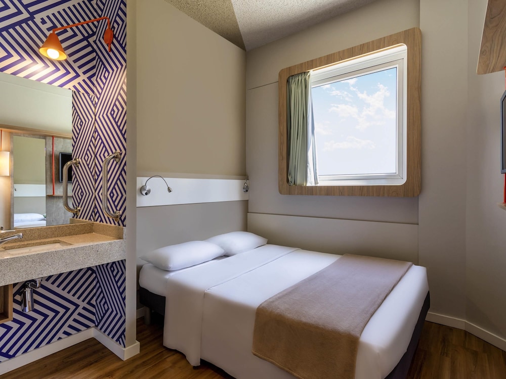 Standard Room, 1 Double Bed, Accessible (Accessible) photo 1