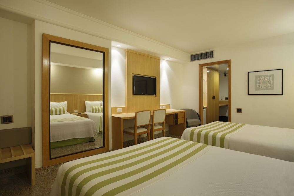 Deluxe Quadruple Room - Photo 1