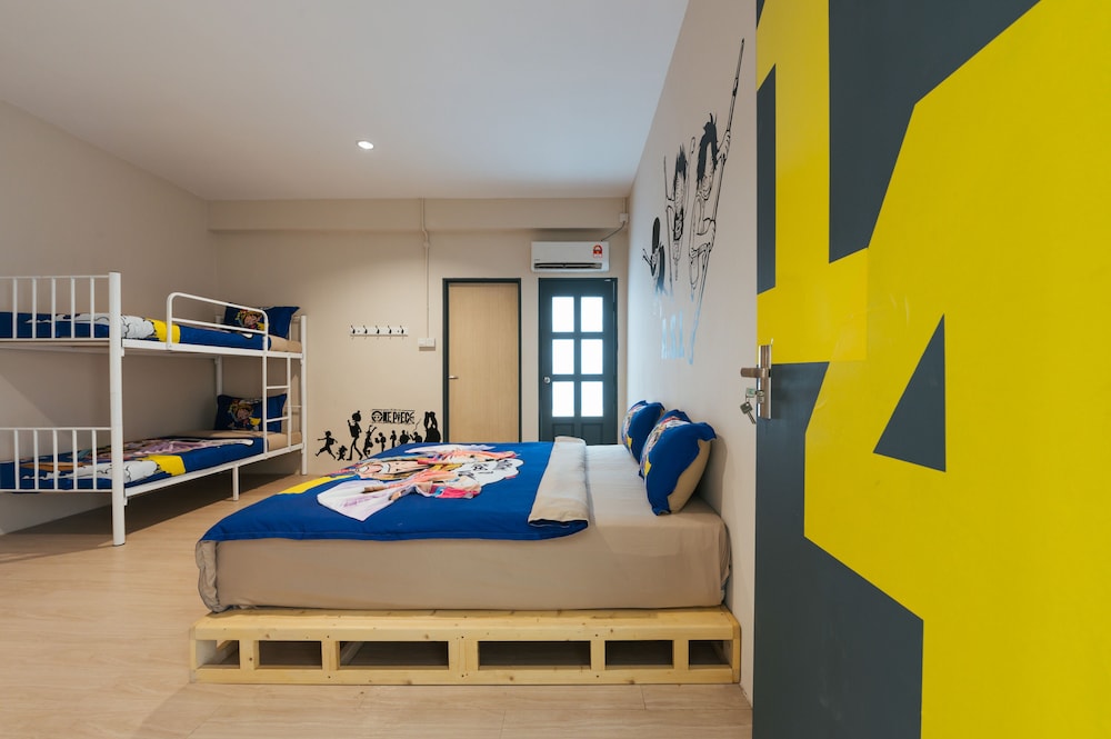 Family Quadruple Room - Photo 4