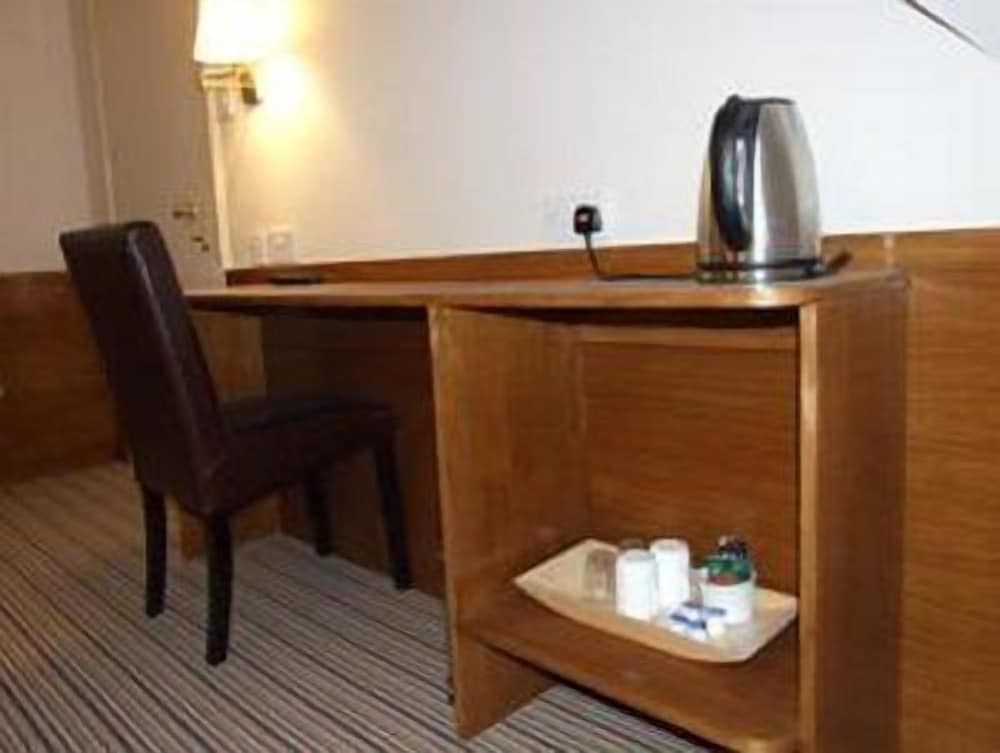 Classic Double Room - Photo 16