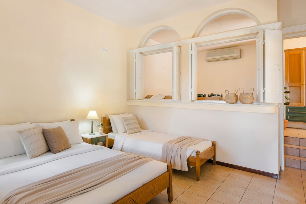 Family Apartment, 1 Bedroom, Sea View - Photo 2