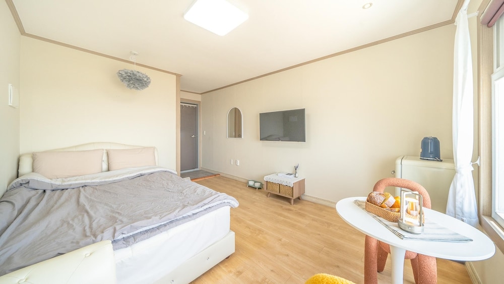 Basic Room, 1 Bedroom (Room 301) photo 3