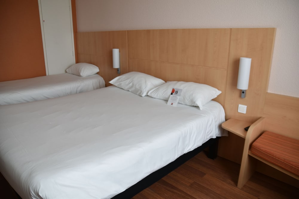 Standard Room, 1 Double Bed - Photo 4