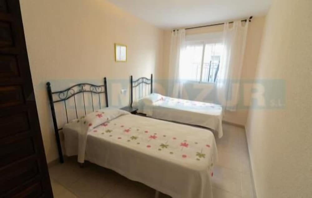 Apartamento, 2 habitaciones, terraza, vista al mar