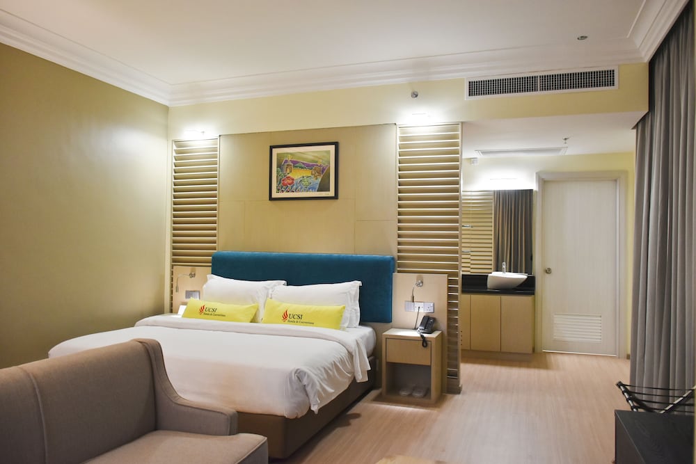 Deluxe Room, 1 King Bed photo 2