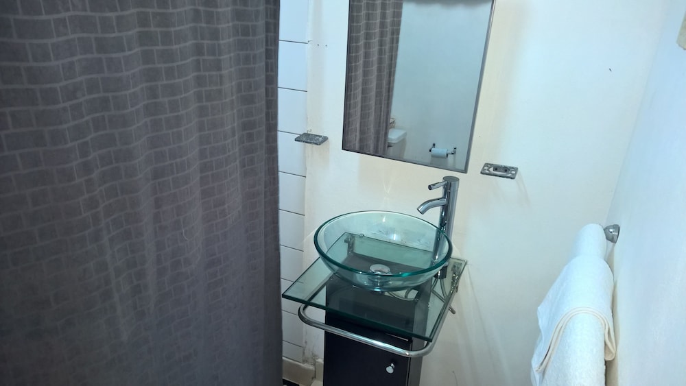 Shared Dormitory, Shared Bathroom photo 3