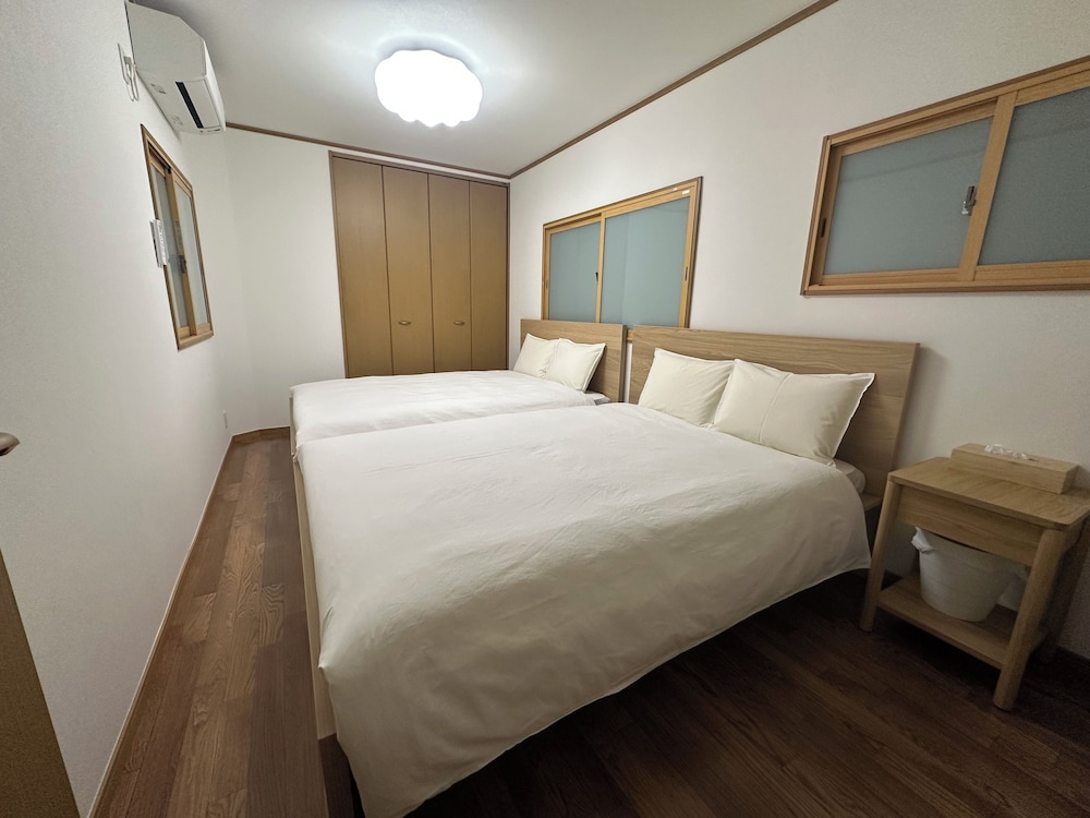 3 Bedroom with 6 Double Beds, Kitchen, Unit No.3, Non Smoking photo 3