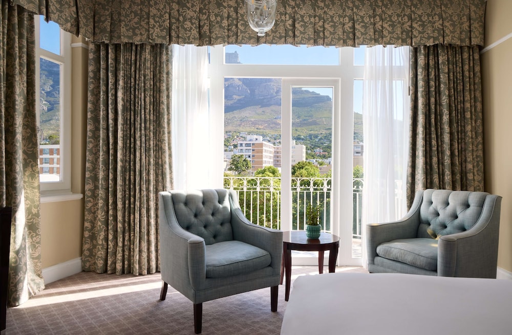 Junior Suite (Deluxe) - Photo 1
