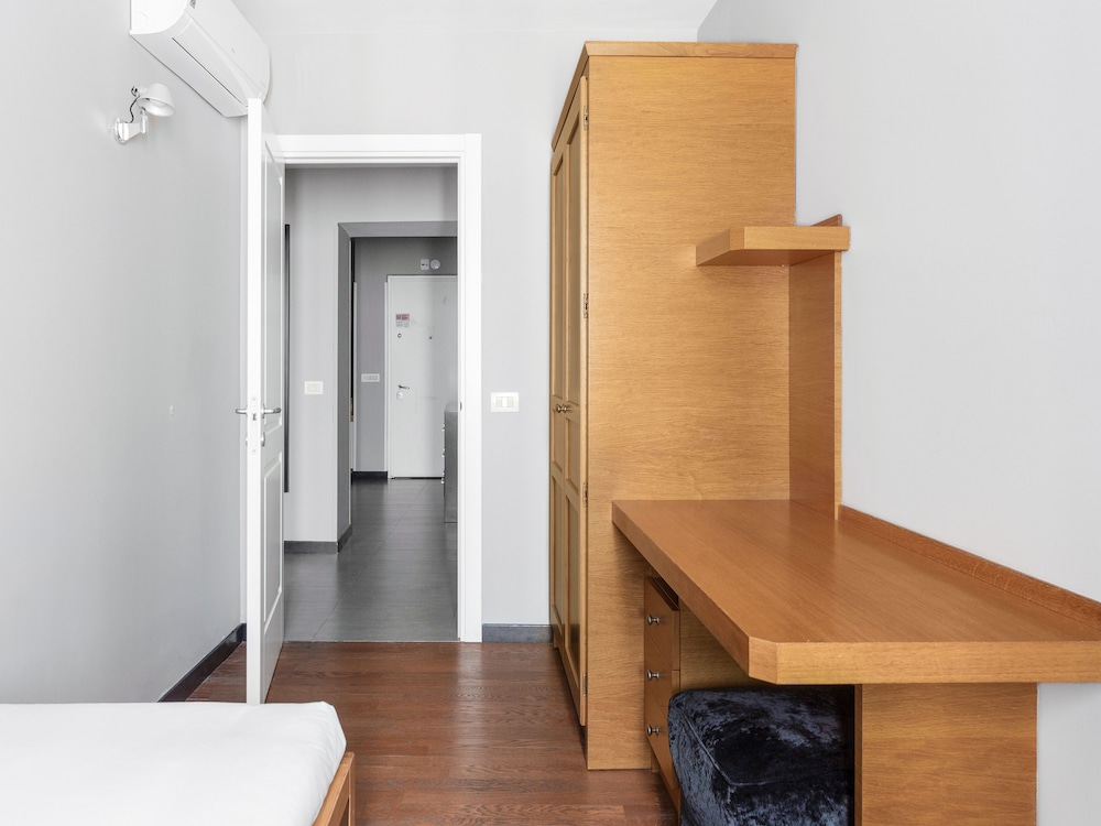 2 Bedroom Apartment, Sofa Bed photo 2