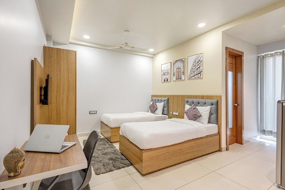 Deluxe Room, Balcony