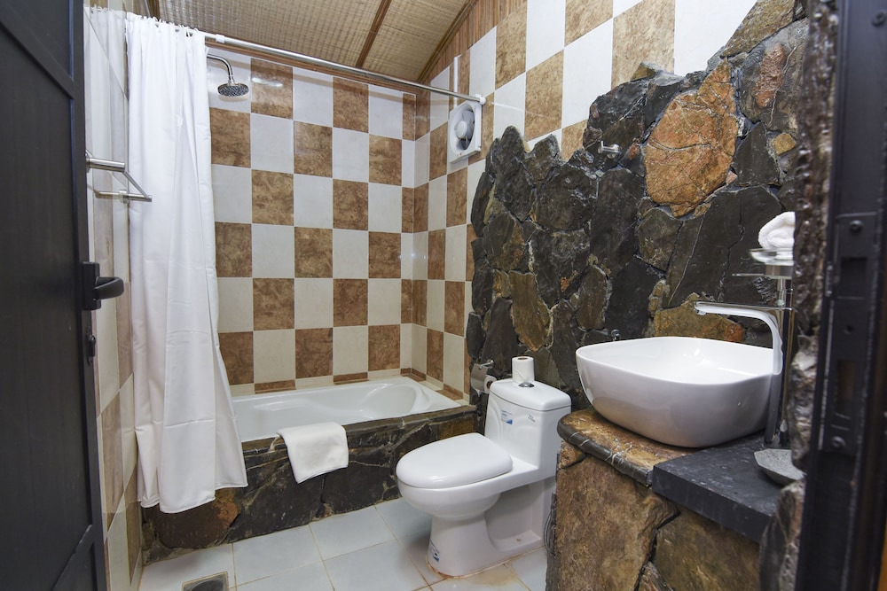 Panoramic Double Room, 1 Queen Bed, Non Smoking, Mountain View photo 3