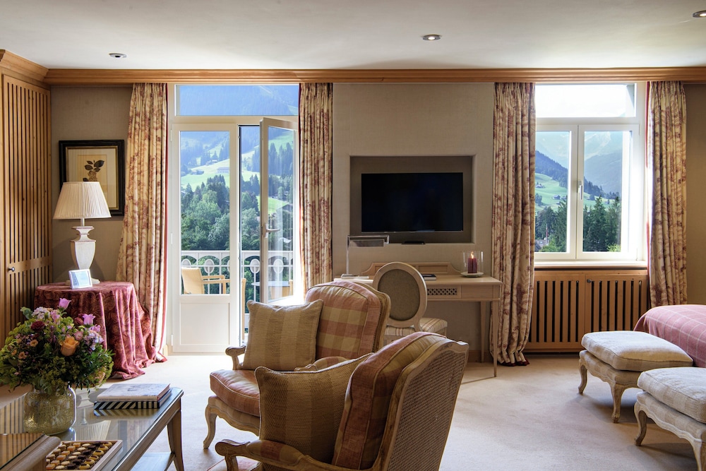 Deluxe Junior Suite Mountain View photo 2