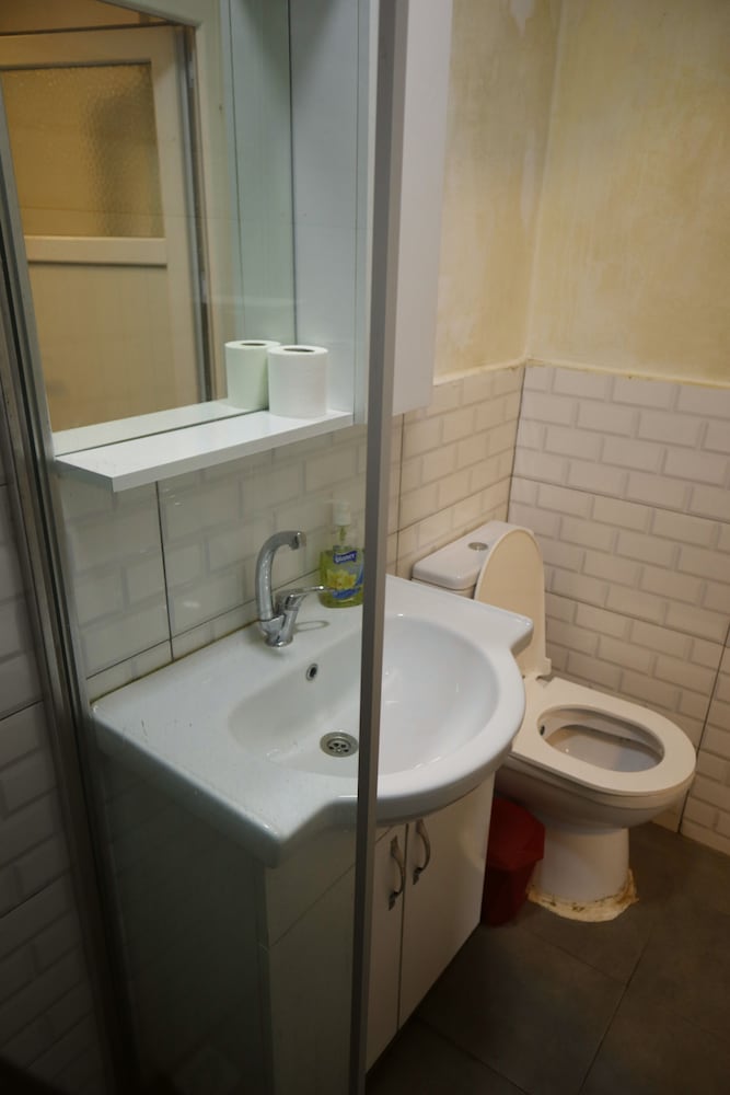 Deluxe Studio Suite photo 2