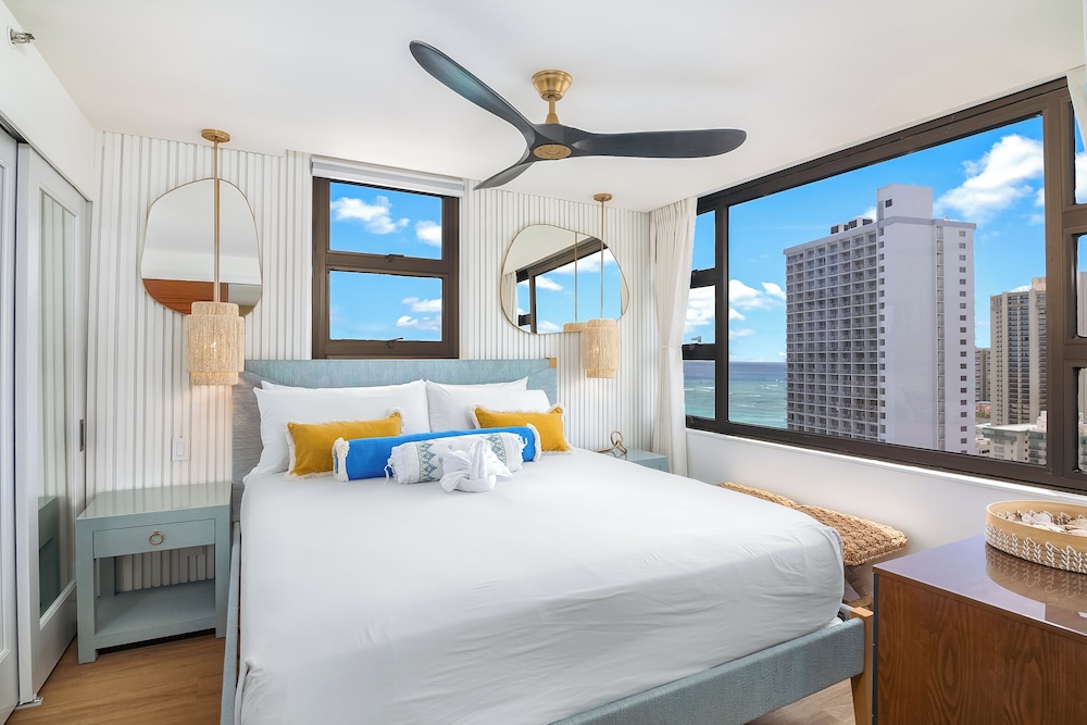Premium Remodeled Condo with Ocean View and Parking: Premium Condo, 1 Bedroom, Air conditioning, Ocean View (0163) photo