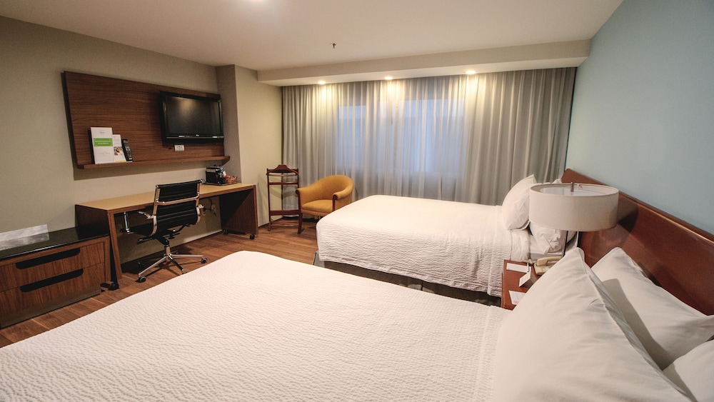 Room, 2 Double Beds - Photo 2