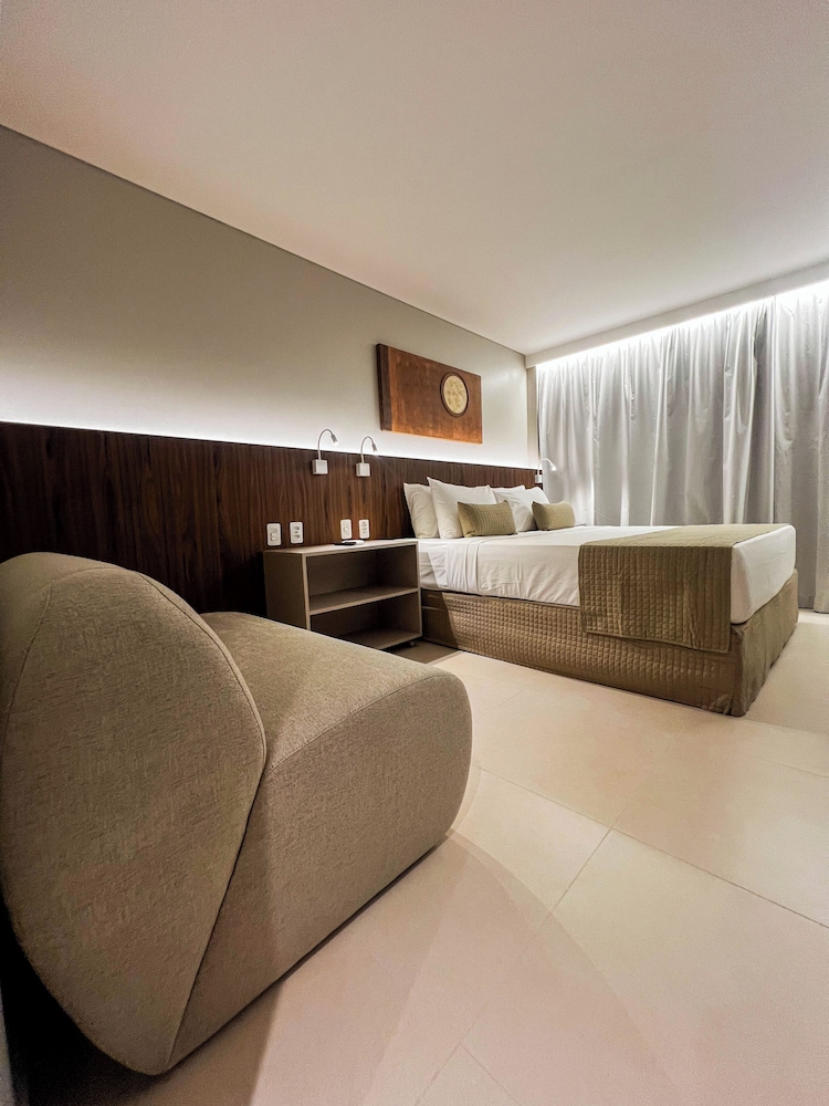 Premium Studio Suite, 1 Queen Bed photo 1