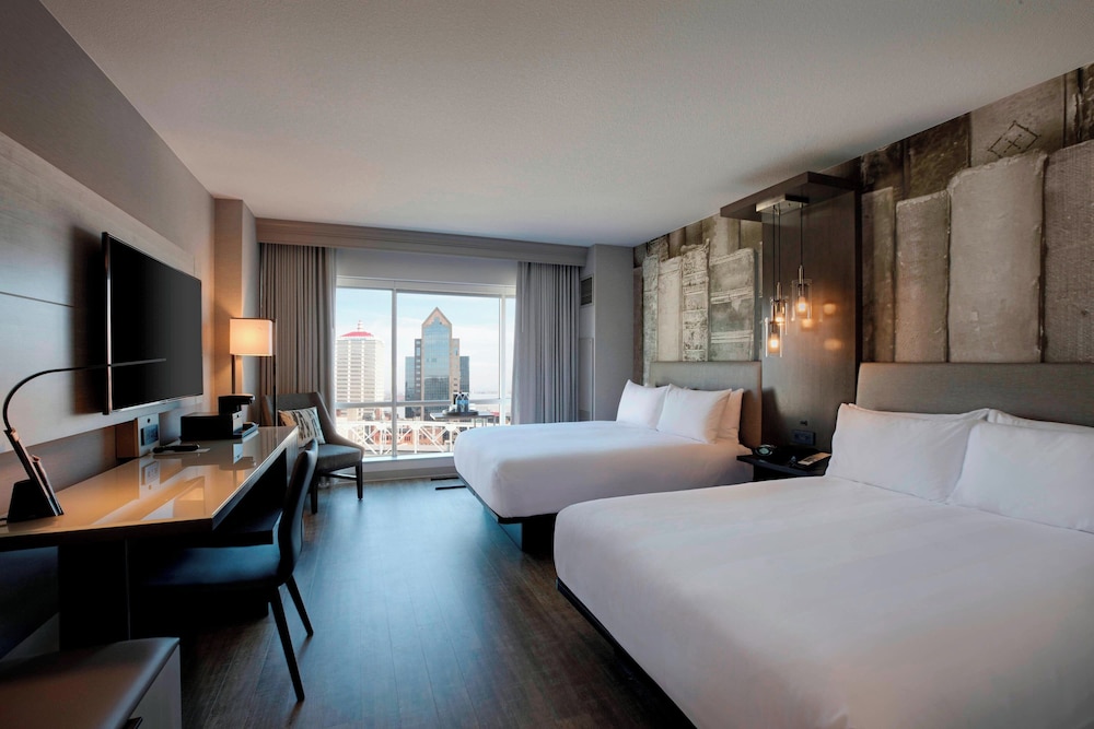 Club Room, 2 Queen Beds - Photo 2