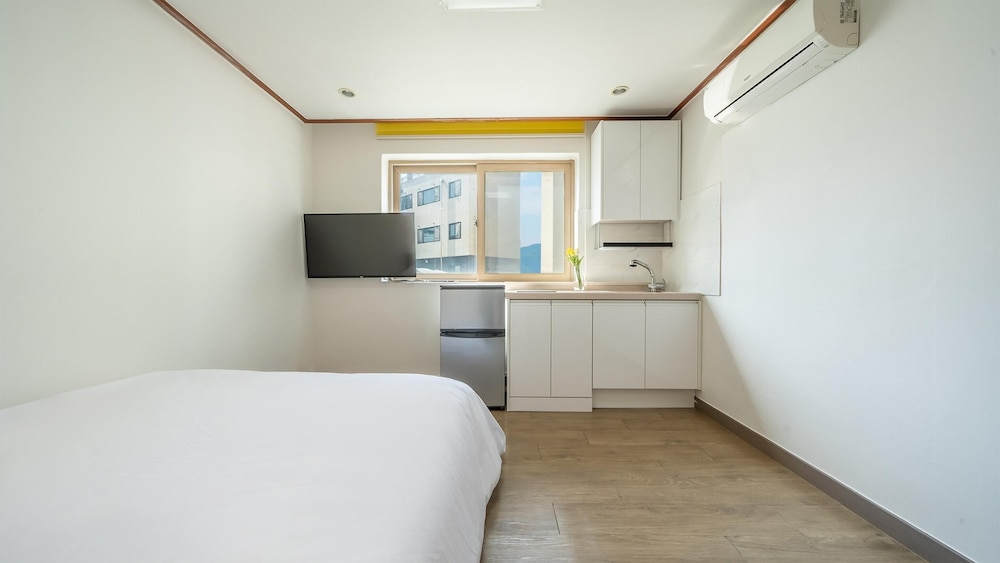 Basic Room, 1 Bedroom (203) photo 2