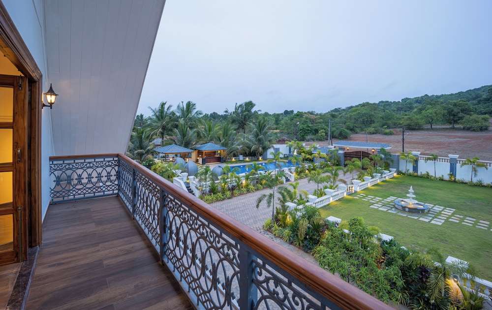 Premium Villa photo 3