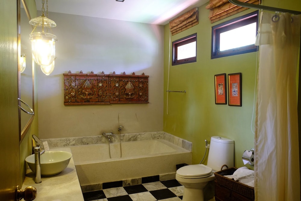 Executive Deluxe Room - Photo 13