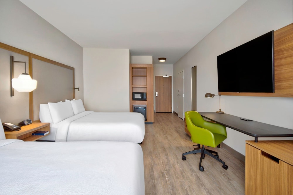 Room, 2 Queen Beds (Hearing Accessible) - Photo 2