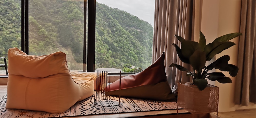 Premier Suite with View photo 1