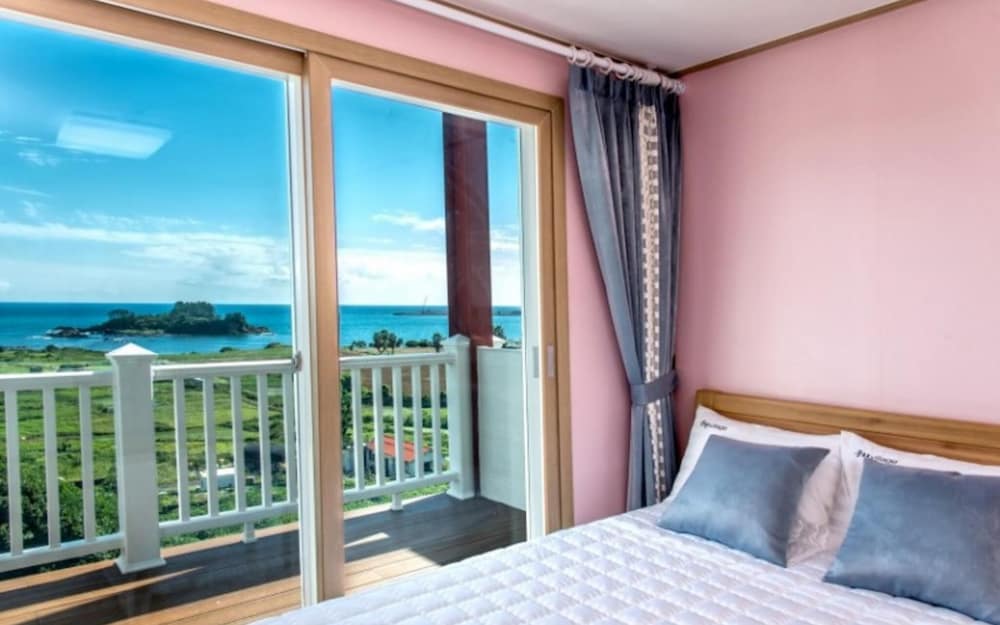 Room (Mandorong Toteom (No 201 Ocean View T)