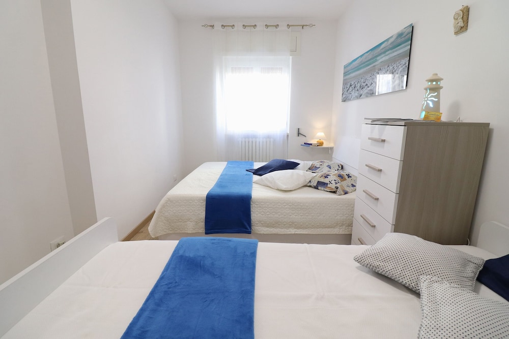 House, 1 Bedroom, Balcony, City View