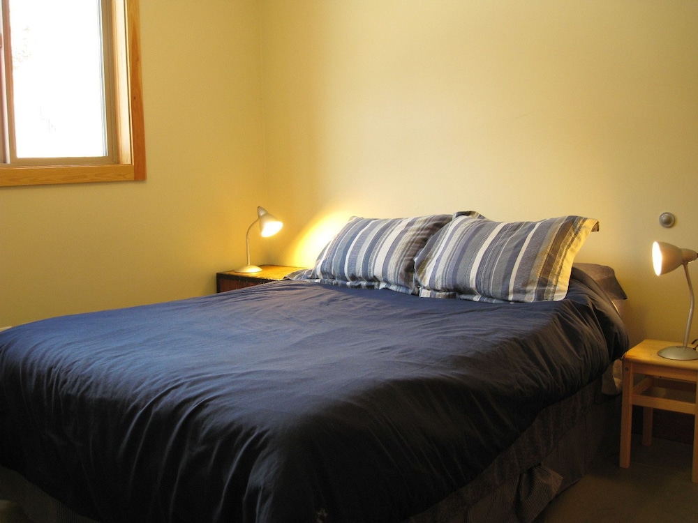 Cabin, 2 Bedrooms photo 1