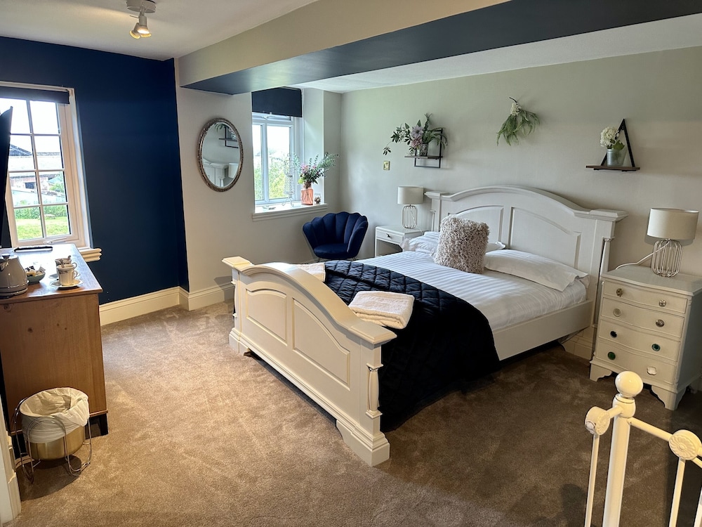 Deluxe Double Room, Ensuite photo 3