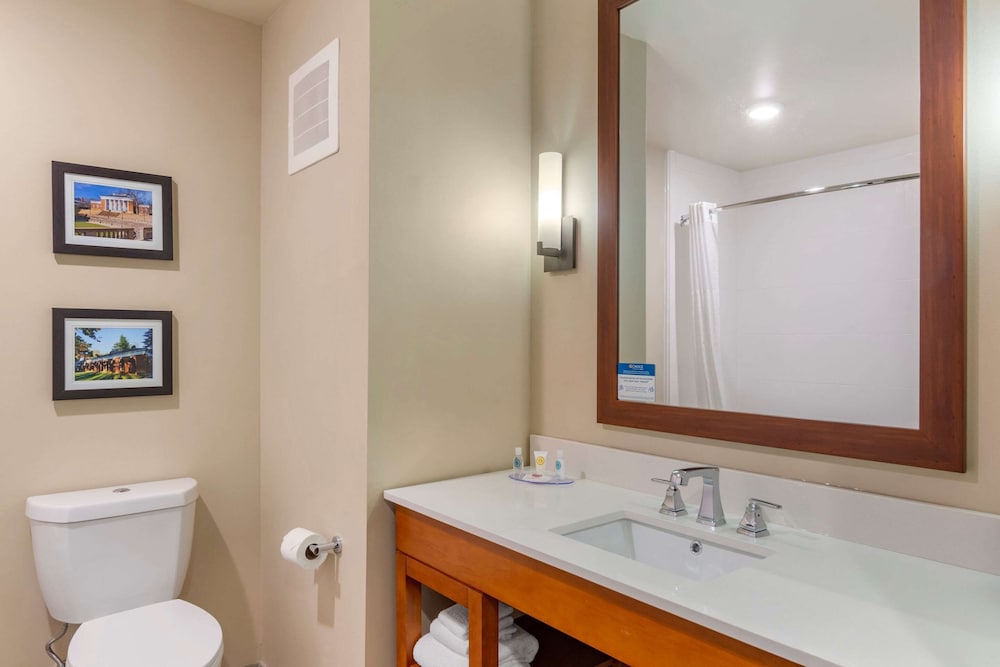 Suite, Multiple Beds, Non Smoking - Photo 4