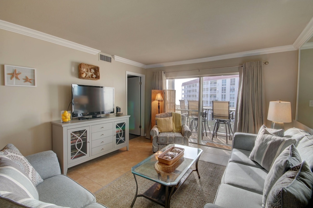 Condo, 2 Bedrooms