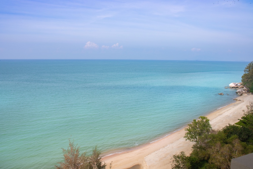 Deluxe Seaview Suite - Photo 5
