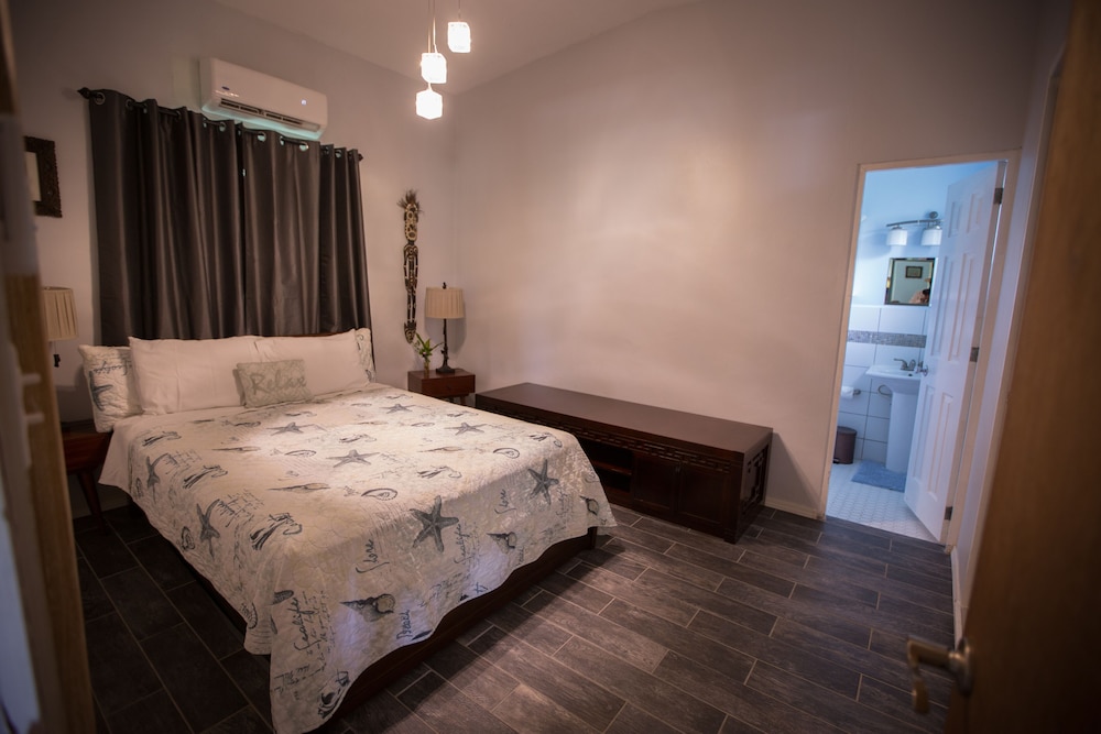 Private Vacation Home,3 Bedrooms, 2 Bathrooms, Ocean View photo 3