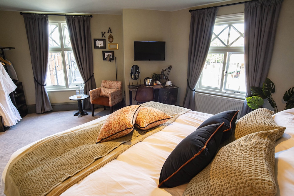 Deluxe Suite, Ensuite (Deluxe Family Suite) - Photo 5