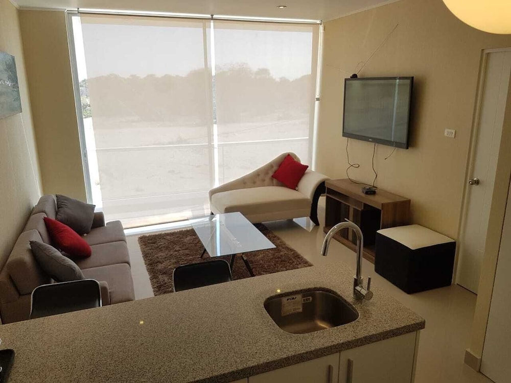 Deluxe Apartment, 1 Bedroom, Private Bathroom, Pool View photo 2