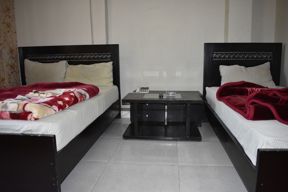 Basic Twin Room